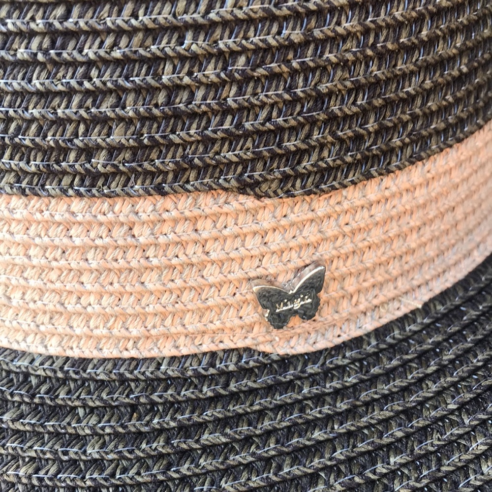 Women’s hat - Picture 2 of 5
